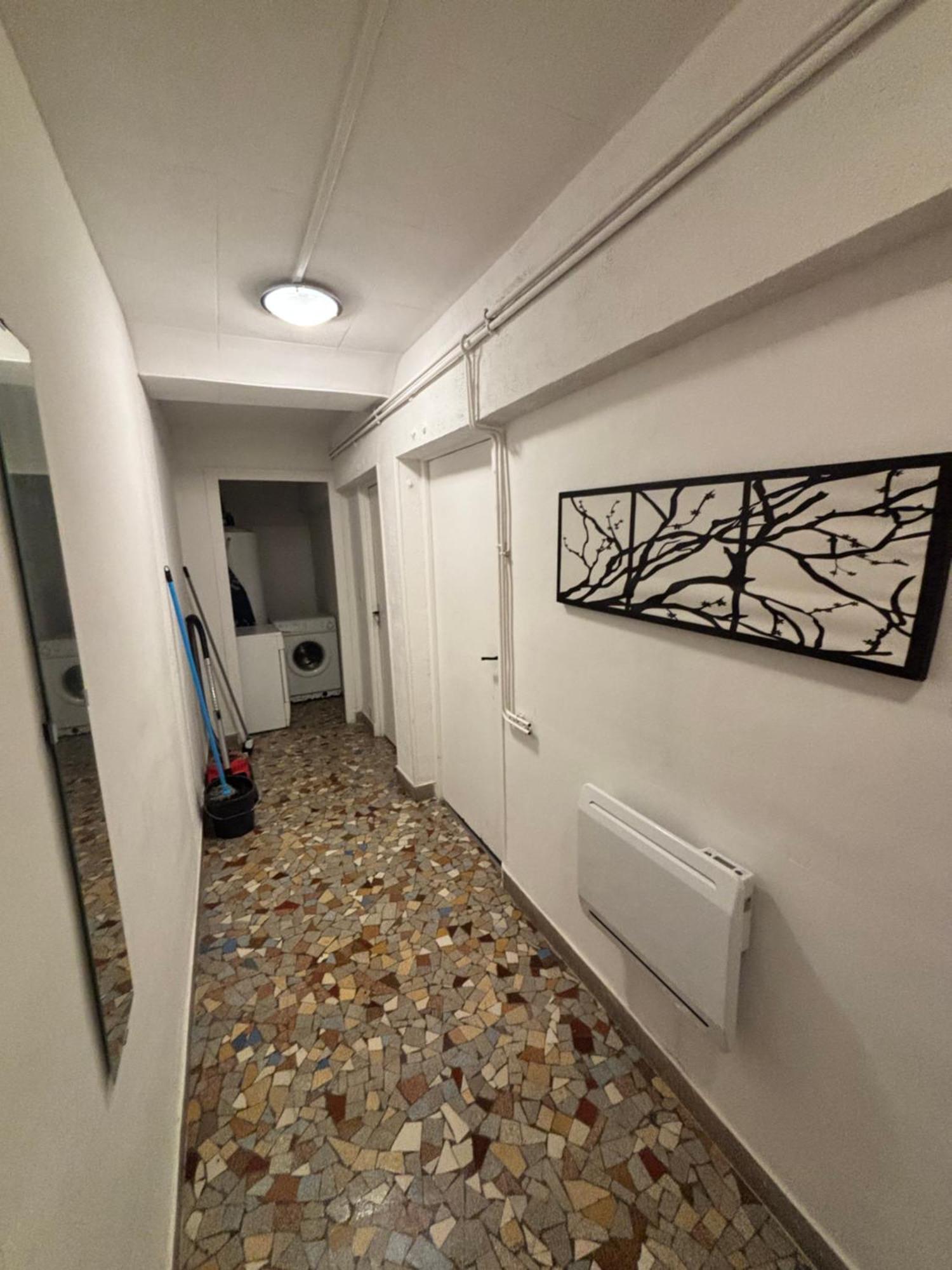 Studette confort et simplicité Besanzón Exterior foto